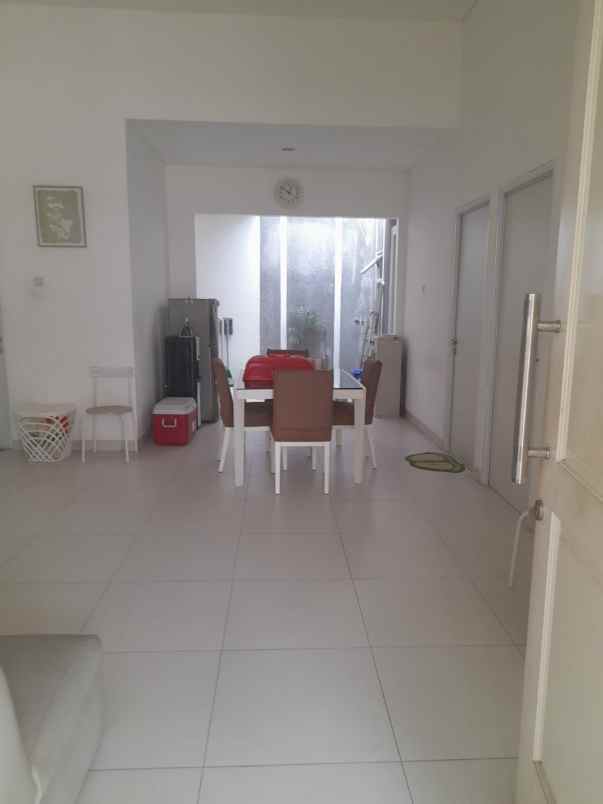 nuansa tenang nyaman di bintaro