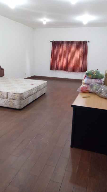 pabrik ex central kitchen carl s junior