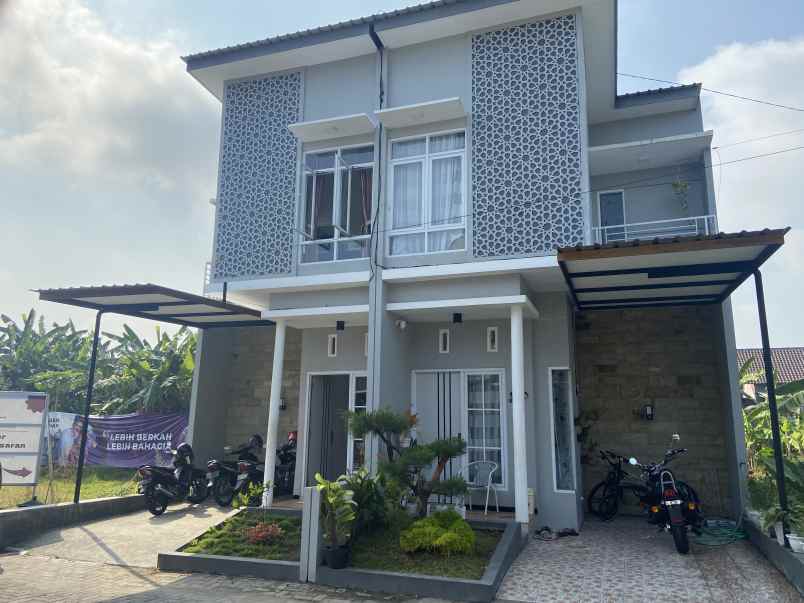 perumahan townhouse 2 lantai konsep minimalis