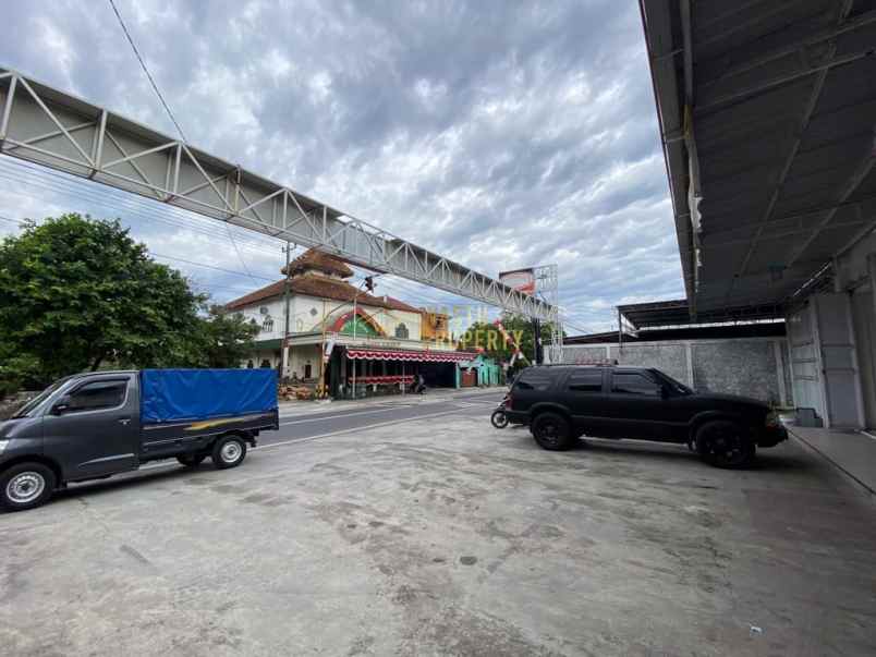 ruang usaha dan gudang strategis di sewon bantul