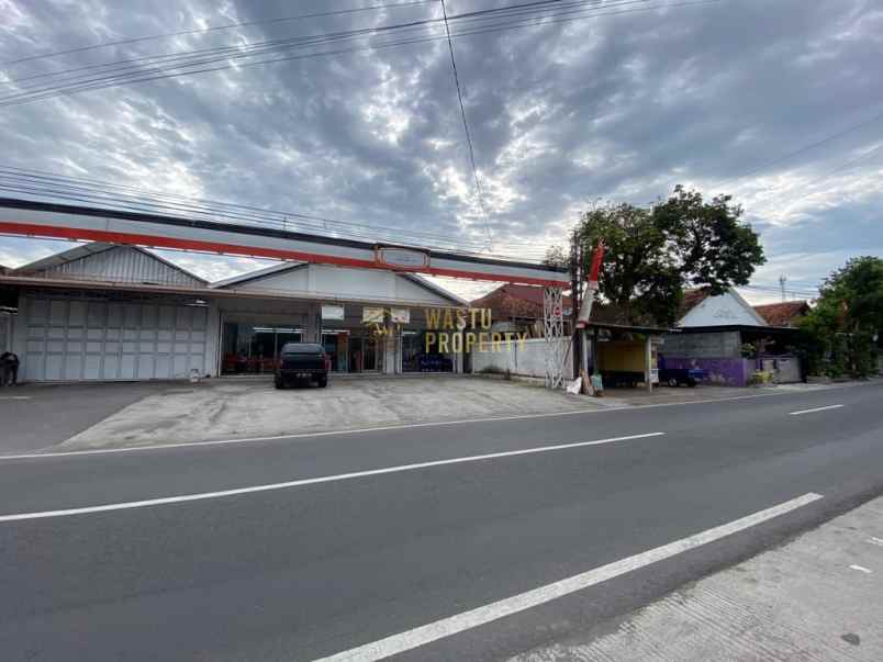 ruang usaha dan gudang strategis di sewon bantul