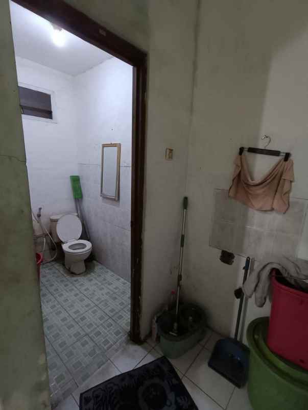 ruko 3 1 2 lantai pengampon square hadap barat