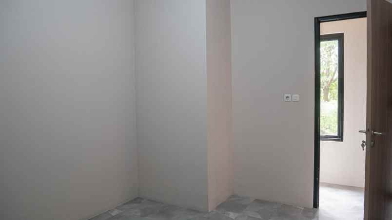 ruko 3 lantai siap pakai dekat bintaro bsd