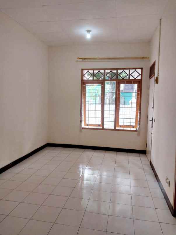 rumah 1 lantai bsd nusaloka strategis siap tempati