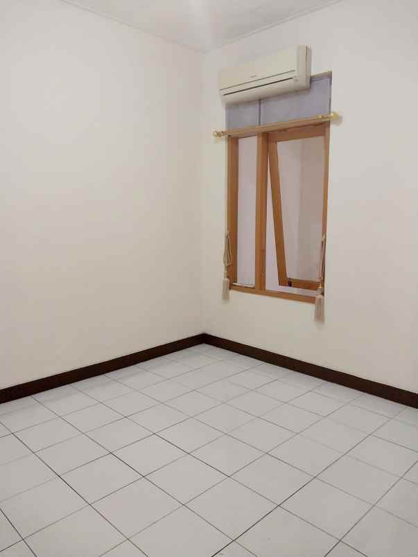rumah 1 lantai bsd nusaloka strategis siap tempati