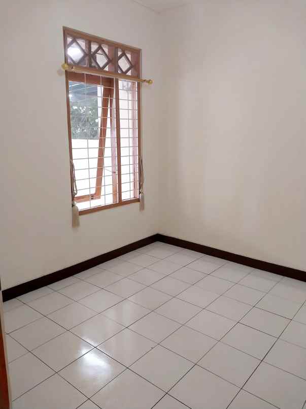 rumah 1 lantai bsd nusaloka strategis siap tempati