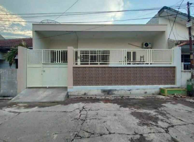 rumah 1 lantai lebak bebas banjir row jalan 7 meter