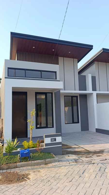 rumah 1 lantai lokasi magetan kota unit ready stok