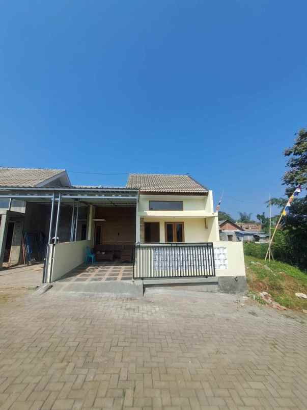 rumah 1 lantai lokasi strategis di pakis malang