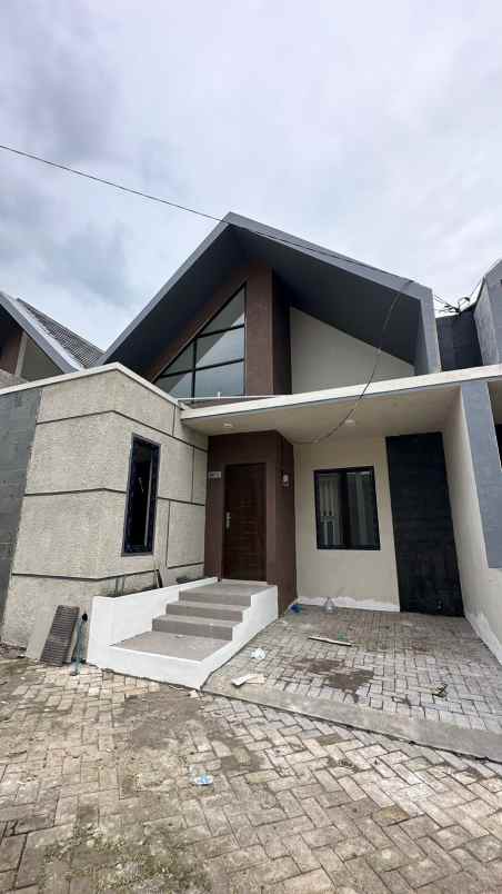 rumah 1 lantai modern minimalis dekat exit tol malang