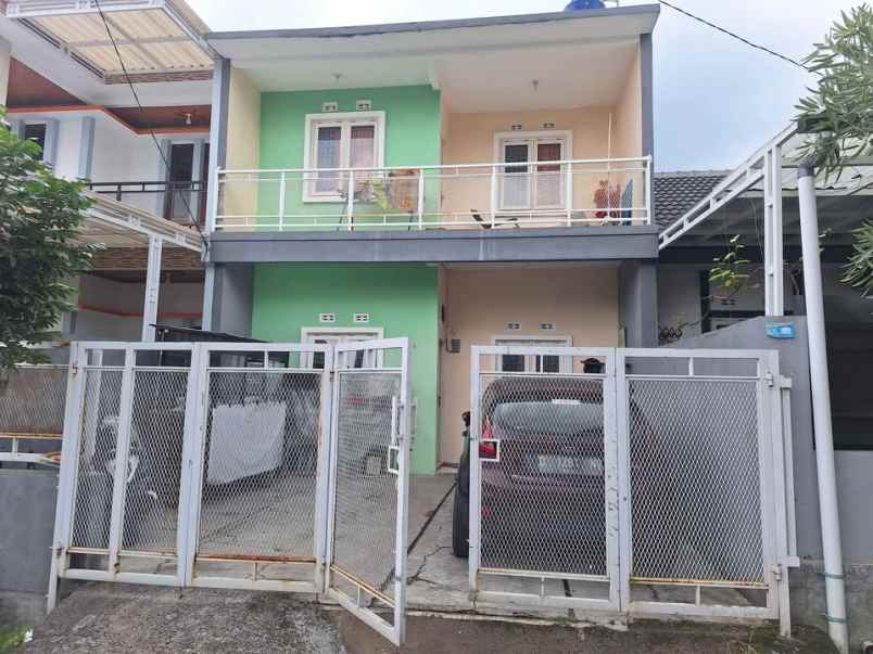 rumah 2 lantai cihanjuang parongpong 4 kamar tidur