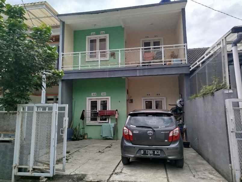 rumah 2 lantai cihanjuang parongpong 4 kamar tidur