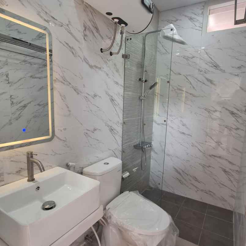 rumah 2 lantai di magetan 400 jt tipe 68 free shm