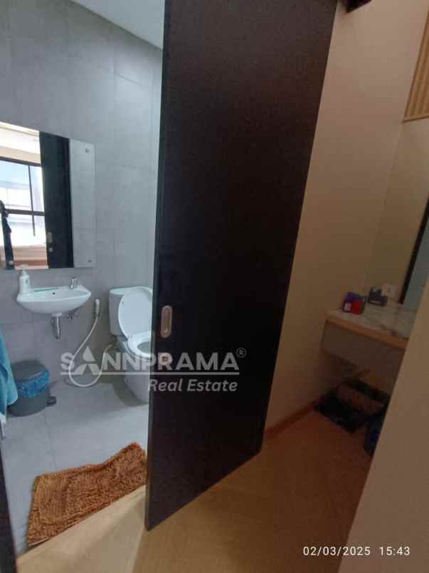 rumah 2 lantai fully furnished di shila sawangan depok