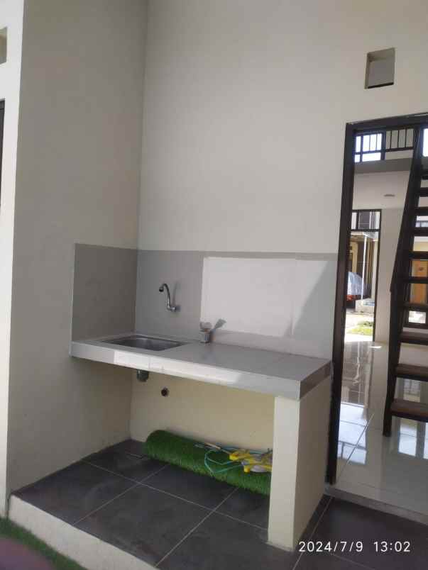 rumah 2 lantai lokasi dekat otsuka lawang