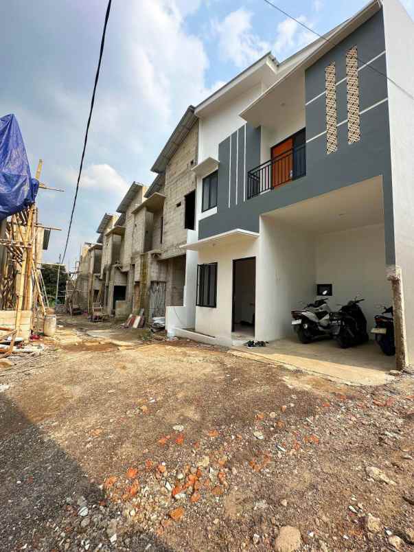 rumah 2 lantai modern di setu cipayung jakarta timur