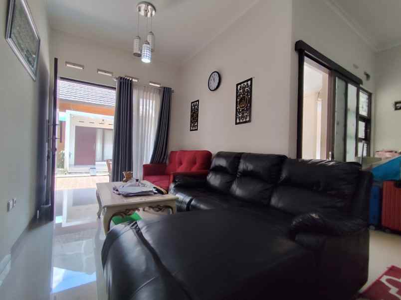 rumah 2 lt siap huni lokasi di arcamanik kota bandung