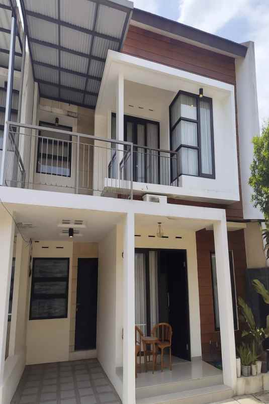 rumah 2 lt siap huni lokasi di arcamanik kota bandung