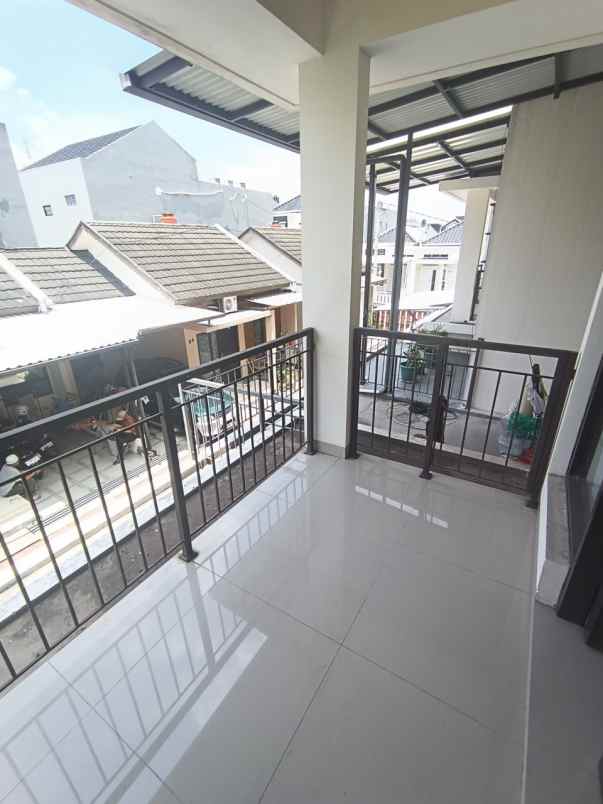 rumah 2 lt siap huni lokasi di arcamanik kota bandung