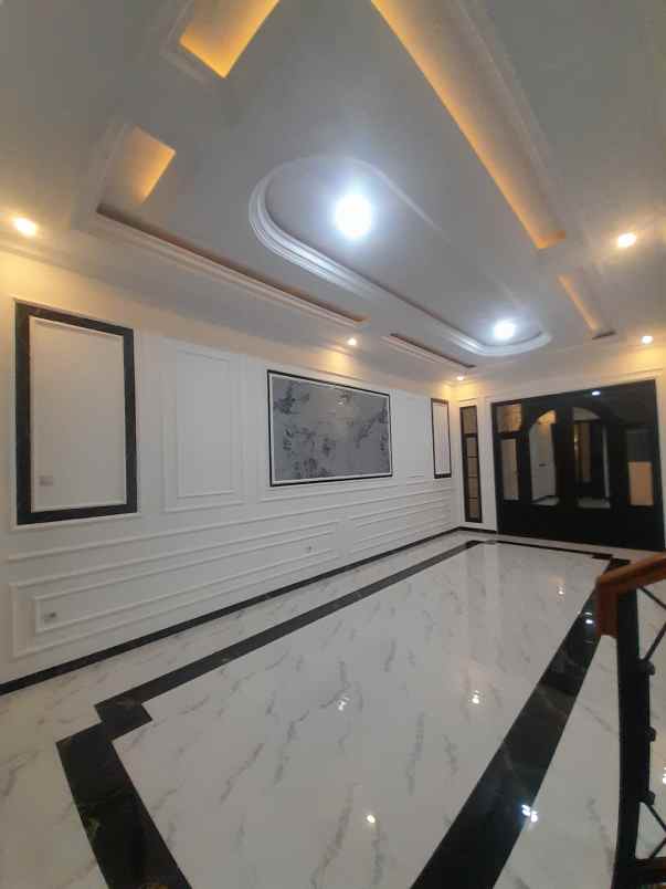 rumah 3 lantai dalam komplek at mampang depok