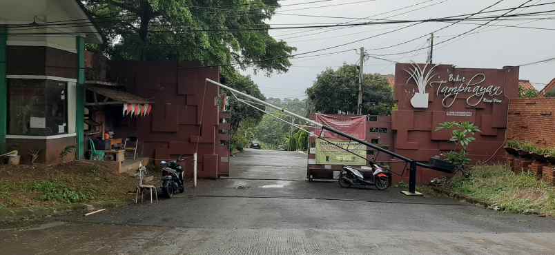 rumah asri tanah luas kawasan sejuk sawangan