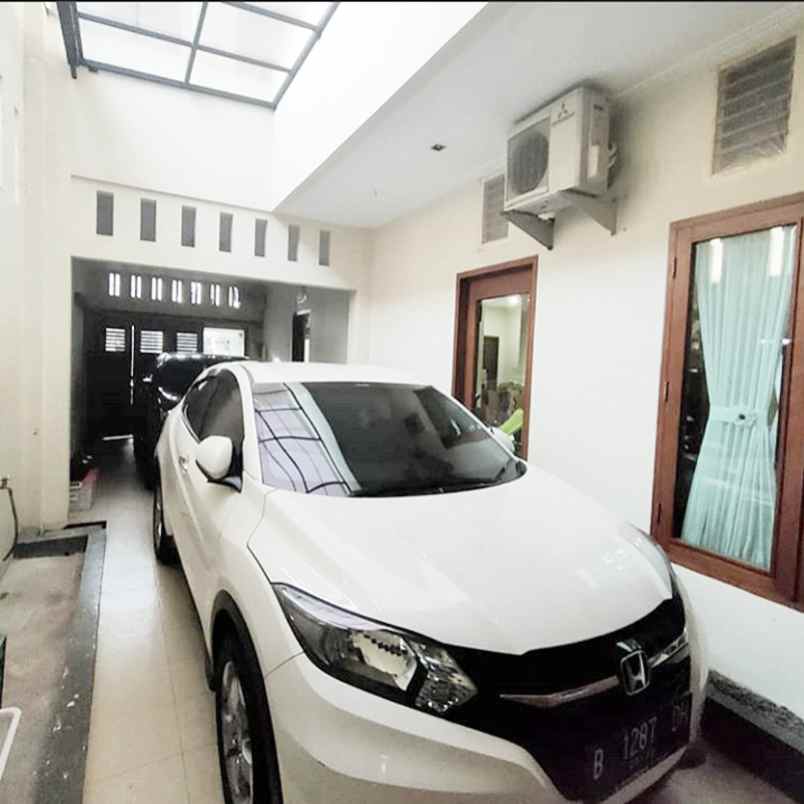 rumah at jl durian jagakarsa lt 570 akses jl lebar
