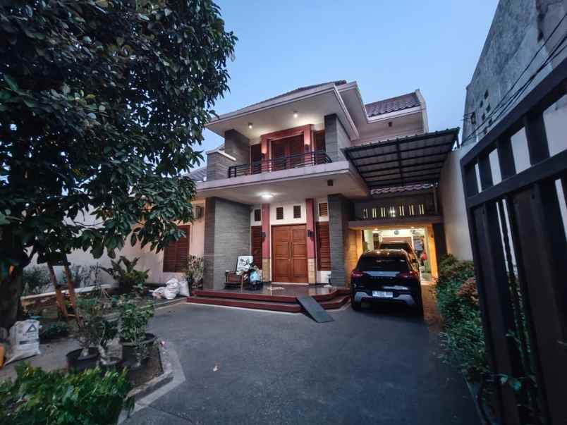 rumah at jl durian jagakarsa lt 570 akses jl lebar