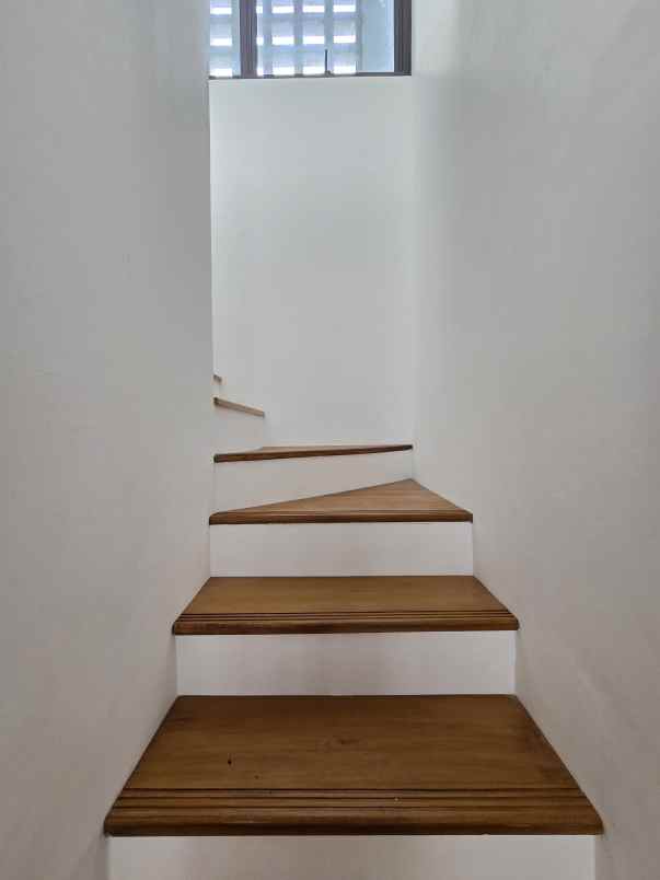 rumah baru dalam mini cluster di pondok kelapa jaktim