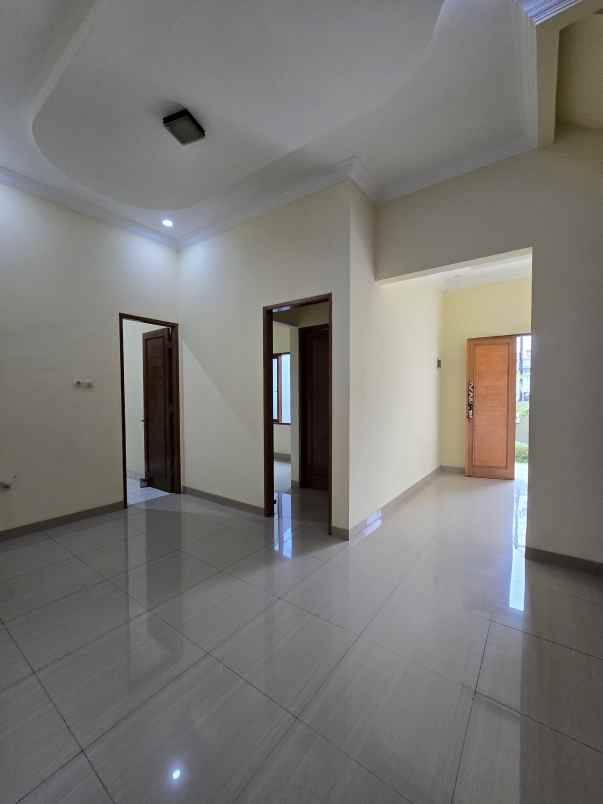 rumah baru lokasi strategis area rawamangun jaktim