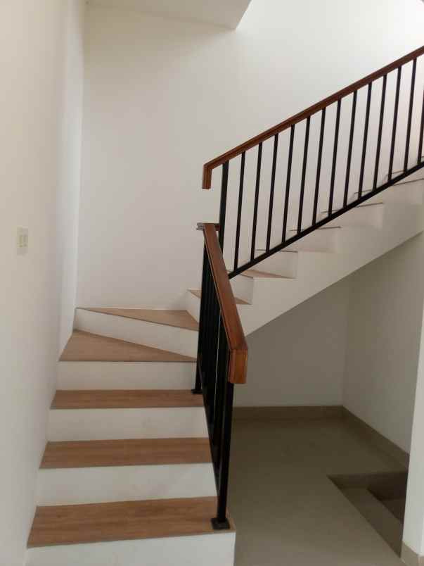 rumah baru mewah siap huni dekat bintaro exchange