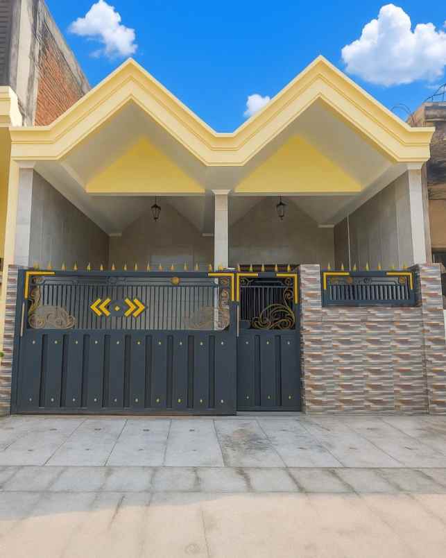 rumah bronggalan siap huni carport row 2 mobil