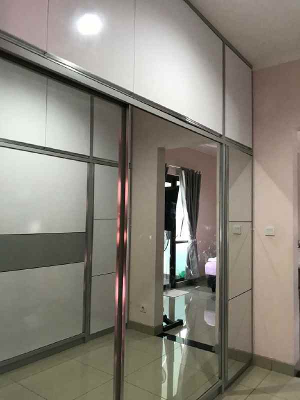 rumah burgundy residence the orchard