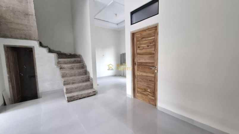 rumah cantik 2 lantai di perumahan jakal dekat palagan