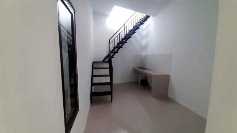 rumah cantik kawasan strategis tanah baru depok