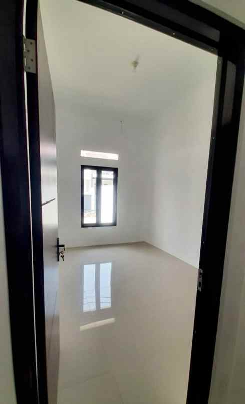 rumah cantik kawasan strategis tanah baru depok