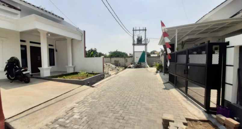 rumah cantik kawasan strategis tanah baru depok
