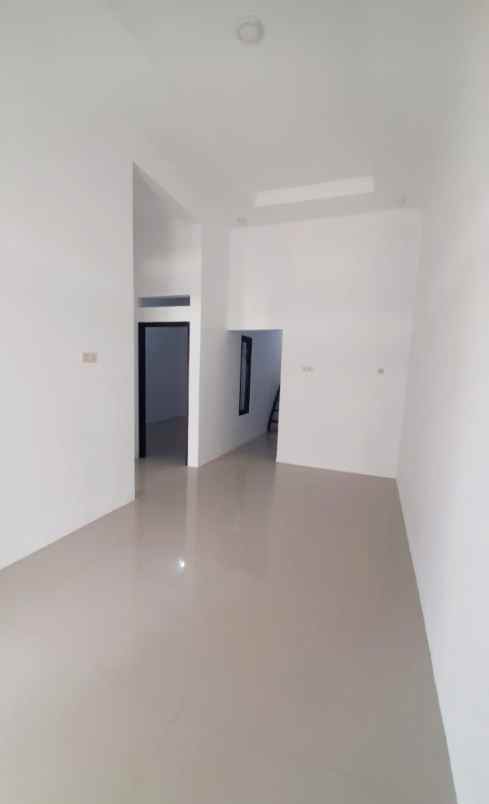 rumah cantik kawasan strategis tanah baru depok