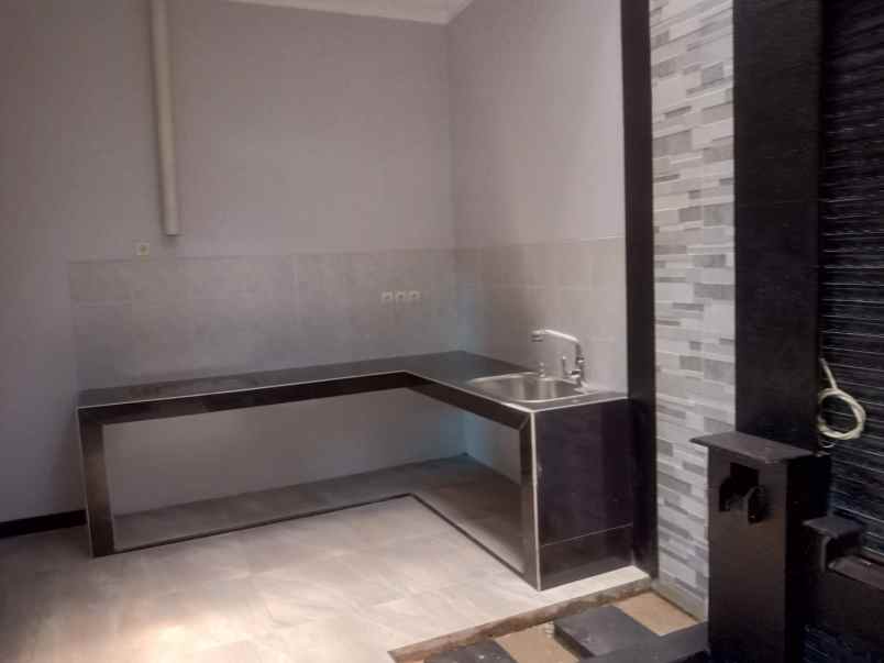 rumah cantik siap huni perumahan cipayung depok