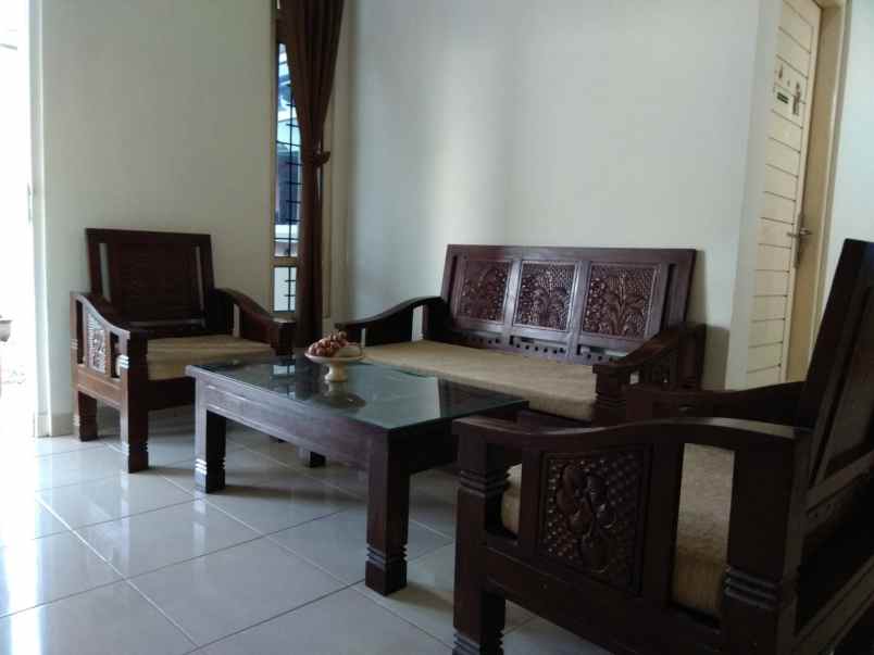 rumah dalam komplek 900 timur nasmoco ringoroad timur