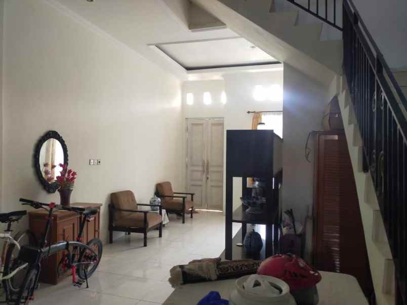 rumah dalam komplek siap hinu lokasi duren sawit