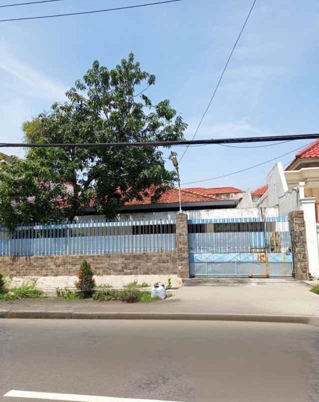 rumah dharmahusada utara strategis