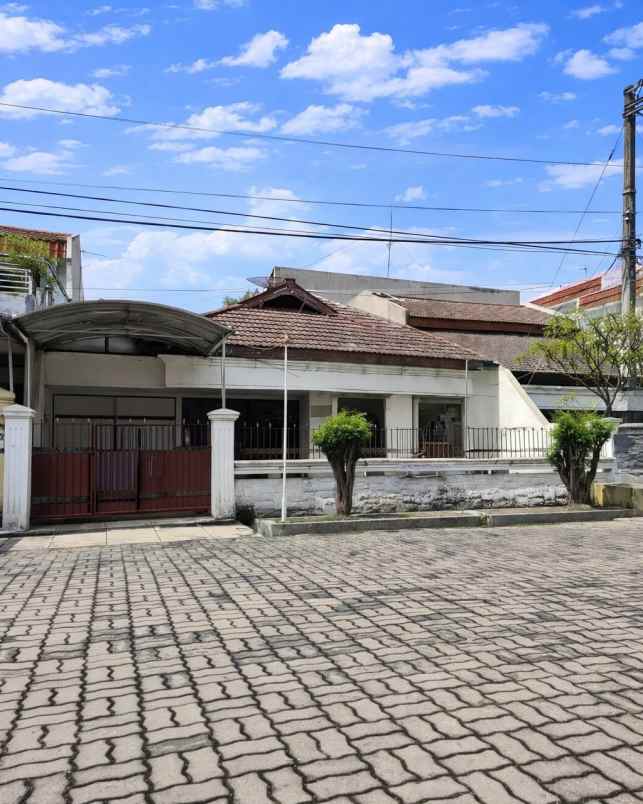 rumah dharmahusada utara strategis row 4 mobil