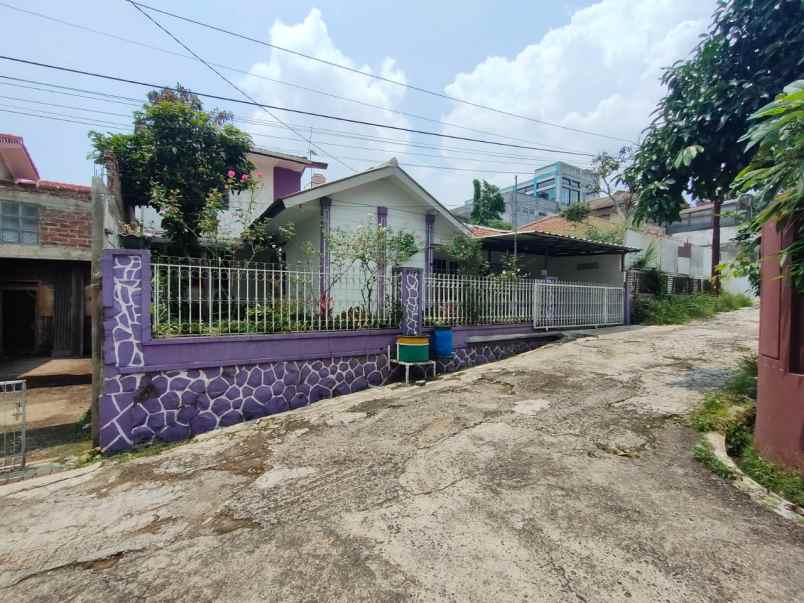rumah di cihanjuang dekat masjid