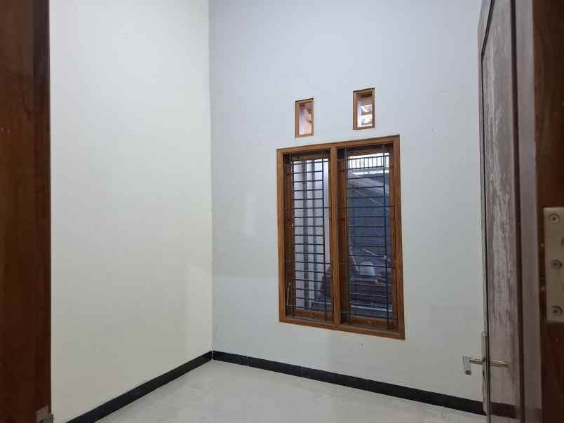 rumah di perumahan pesona regency jember