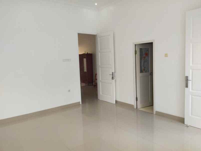 rumah family size jagakarsa jarang ada survey sekarang