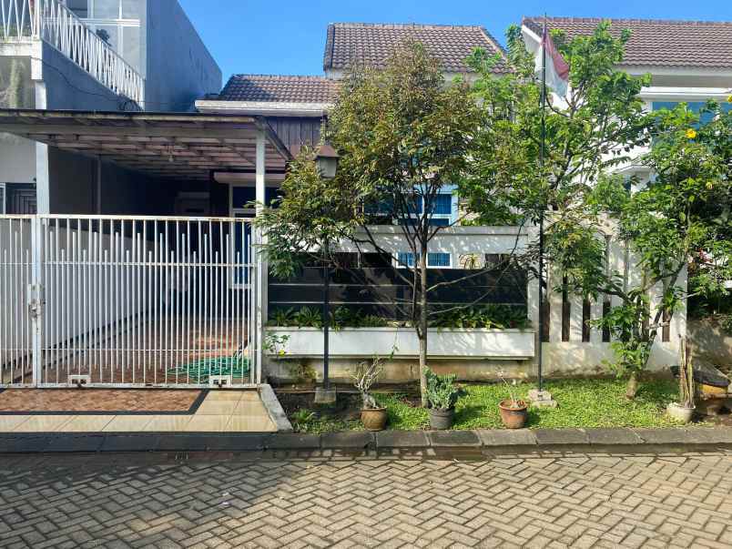 rumah full furnish lokasi villa bukit tidar