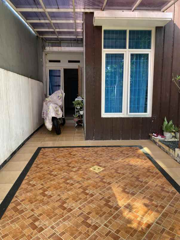 rumah full furnish lokasi villa bukit tidar