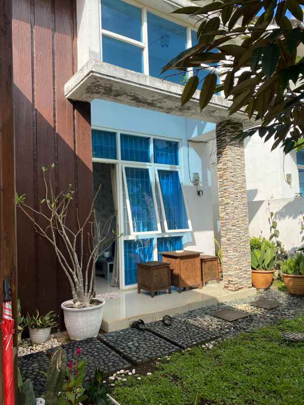 rumah full furnish lokasi villa bukit tidar