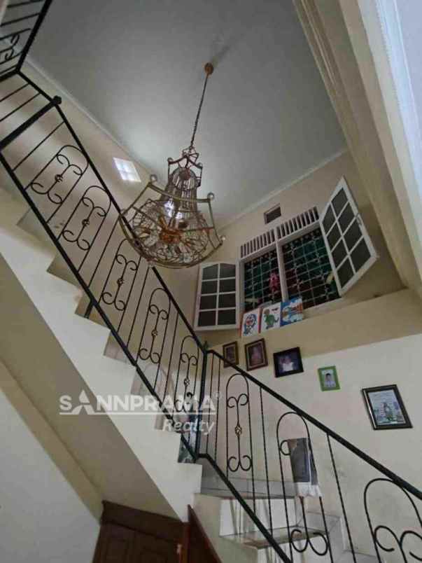 rumah hook 6 kamar di sukmajaya depok imllin