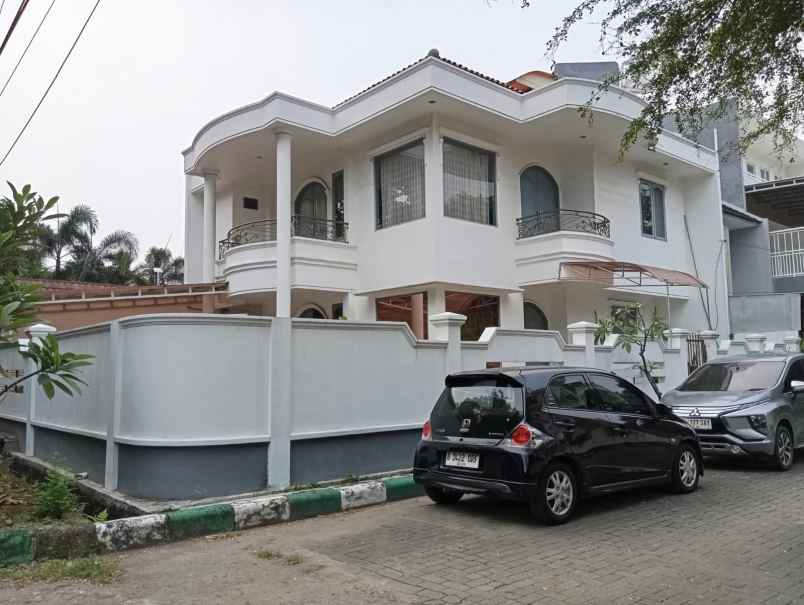 rumah hook rapi terawat di sunter jakarta utara